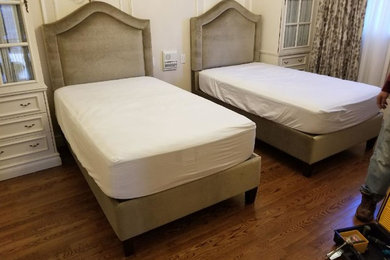 ニューヨークにある地中海スタイルのおしゃれな寝室のインテリア