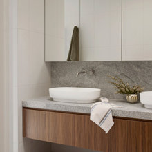 Laura Bathroom