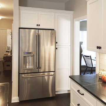 Black & White Transitional Kitchen