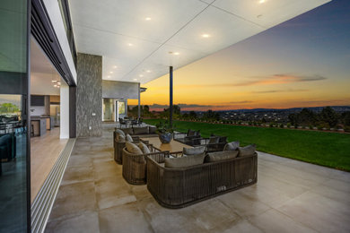 Home design - modern home design idea in Orange County