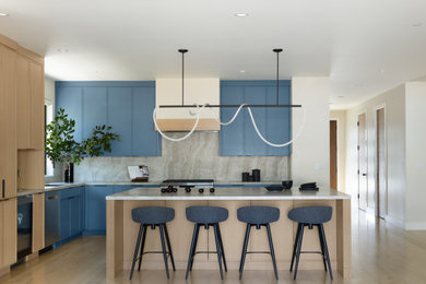 Example of a trendy kitchen design in San Francisco