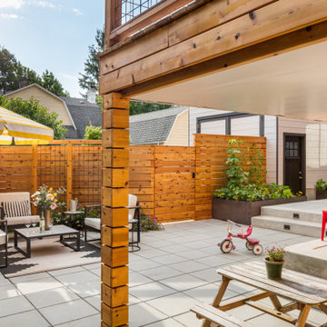 Laurelhurst Courtyard