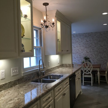 Transitional, French Provincial, Shabby-chic Kitchen