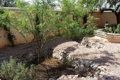 Inspiration for a southwestern landscaping in Phoenix.