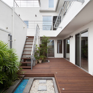 他の地域のモダンスタイルのおしゃれなデッキの写真
