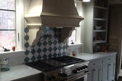 Inspiration for a craftsman kitchen remodel in Charleston