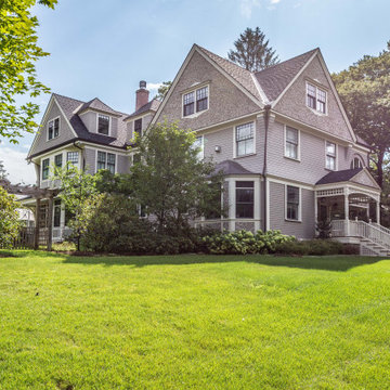 Classic Elegance and Modern Comfort: Norfolk Road Residence