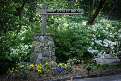 Photo of a traditional landscaping in Atlanta.