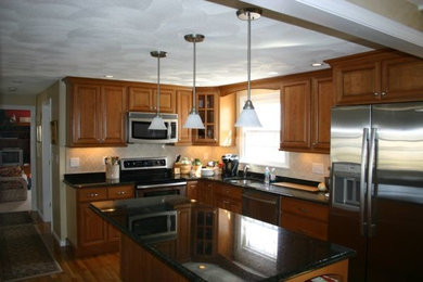 Kitchen - modern kitchen idea in Boston