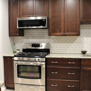 Starmark Kitchen Maple Stratford in Mocha w/ Slab Drawers