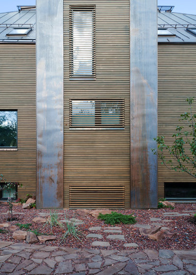 Современный Фасад дома by AI-architetcs