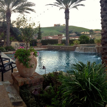 Custom Swimming Pools