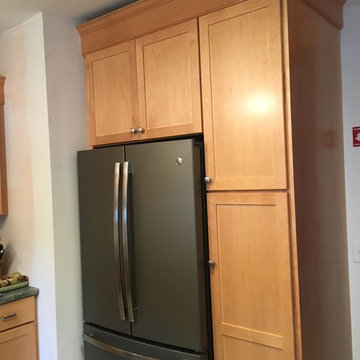 Medallion Lancaster Maple Cashew