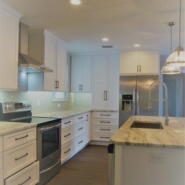 Atlantic Beach, Beach Bungalow White Kitchen