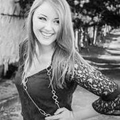 Sarah Bates's photo