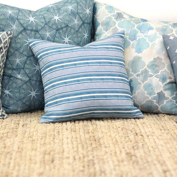 GUILDERY PILLOW VIGNETTES
