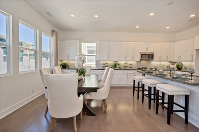 Example of a dining room design in Orange County