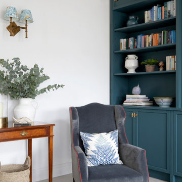 Harpenden family home, fitted bookshelves
