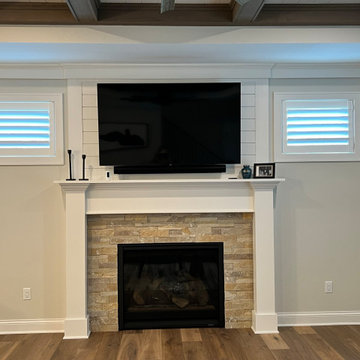 Fontana, WI - Roller shades, sliding panels, shutters & faux wood blinds