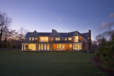 Design ideas for a contemporary exterior in Providence.