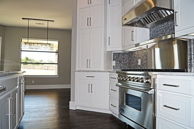 Example of a transitional kitchen design in Dallas