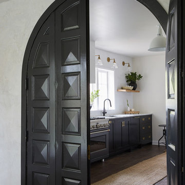 Gorgeous Black Kitchen