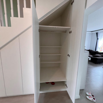 Einbauschrank unter Treppe