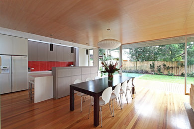 Inspiration for a modern dining room in Sydney.