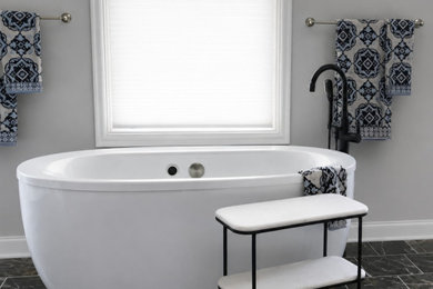 Inspiration for a bathroom remodel in Chicago
