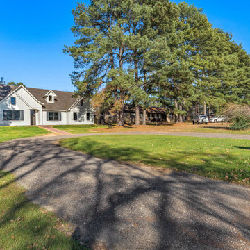 Riveria Drive-- Grand Saline