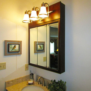 Attractive Hall Bath (B-93)