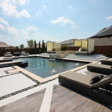 OUTDOOR LIVING