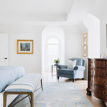 Bright London Townhouse Meets Downtown Lake Forest