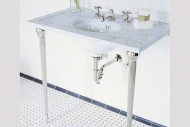 Example of a trendy bathroom design in Chicago