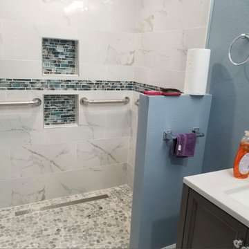 Walk-In shower/ handicap accessible / curb-less shower