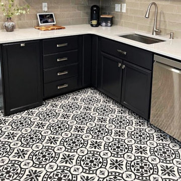 A Charming Black DIY Kitchen With Eye-Catching Details