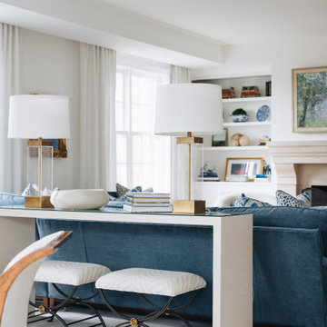 Bright London Townhouse Meets Downtown Lake Forest