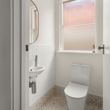 Contemporary Joslin Ensuite, Laundry & Bathroom Renovation