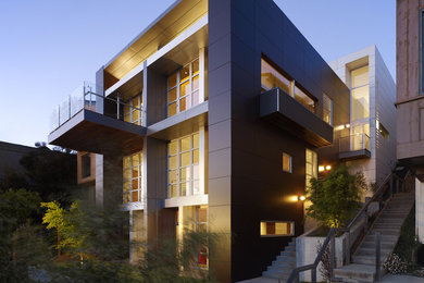 This is an example of a contemporary three-storey house exterior in San Francisco.