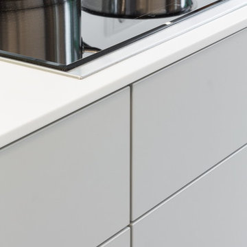 Küche mit Corian-Arbeitsplatte
