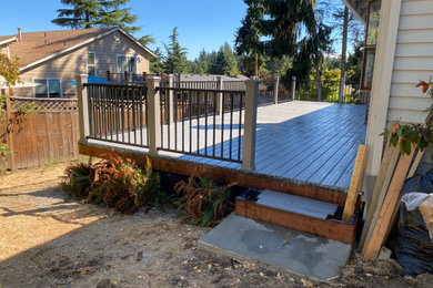 Deck photo in Seattle