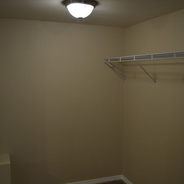 Greenacres Basement Bed & Bath