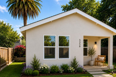 Inspiration for a modern home design remodel in Sacramento