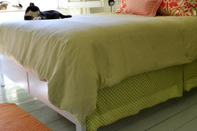 Example of a classic bedroom design in Toronto