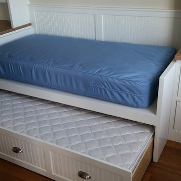 Beaded Inset Trundle Bed