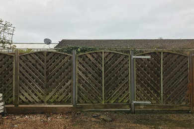 External Fencing cleaning and re-spraying
