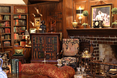 Elegant family room photo in Chicago