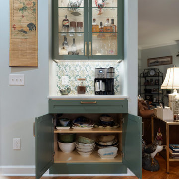 Contemporary Kitchen Remodel Done With New Two-Tone Cabinets