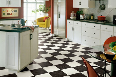 Example of a trendy kitchen design in Cincinnati