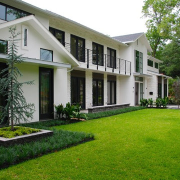 Contemporary Natural Garden Home